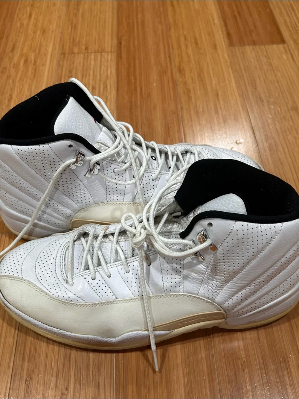 Air Jordan 12 Retro OVO White Gold Drake 873864-102 Men’s Size 10 Used